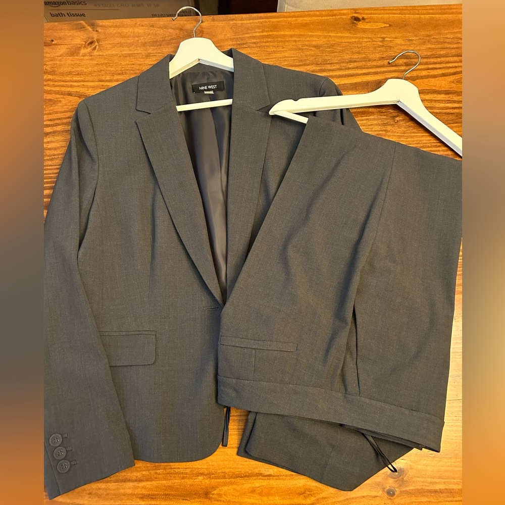 Nine West Women’s Suit Set
